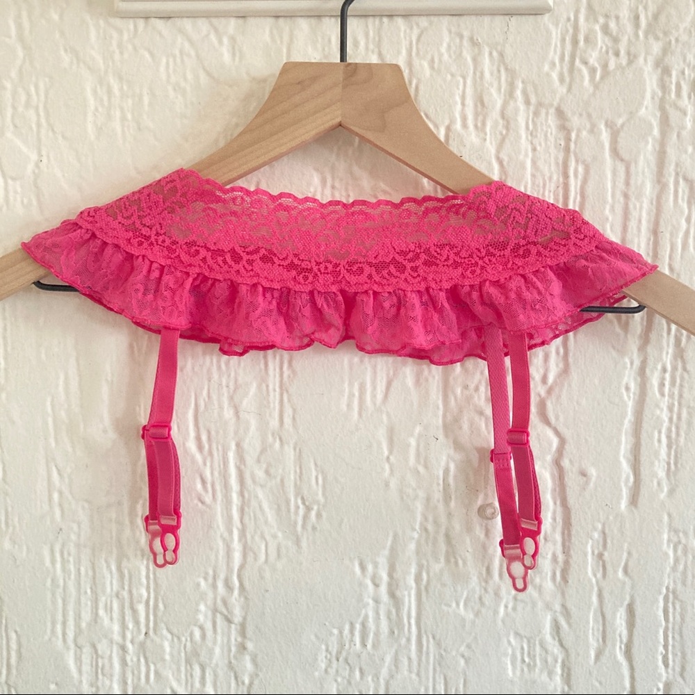 Vctoria’s Secret Pink Lace Garter Size XS Small